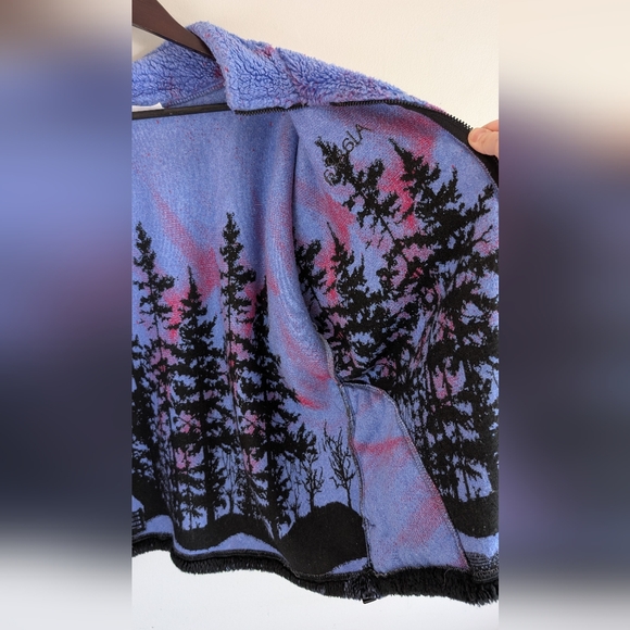 Caribou Crossings Alaska Fleece Jacket, Northern Lights Forest Scene, Size M - Picture 8 of 14